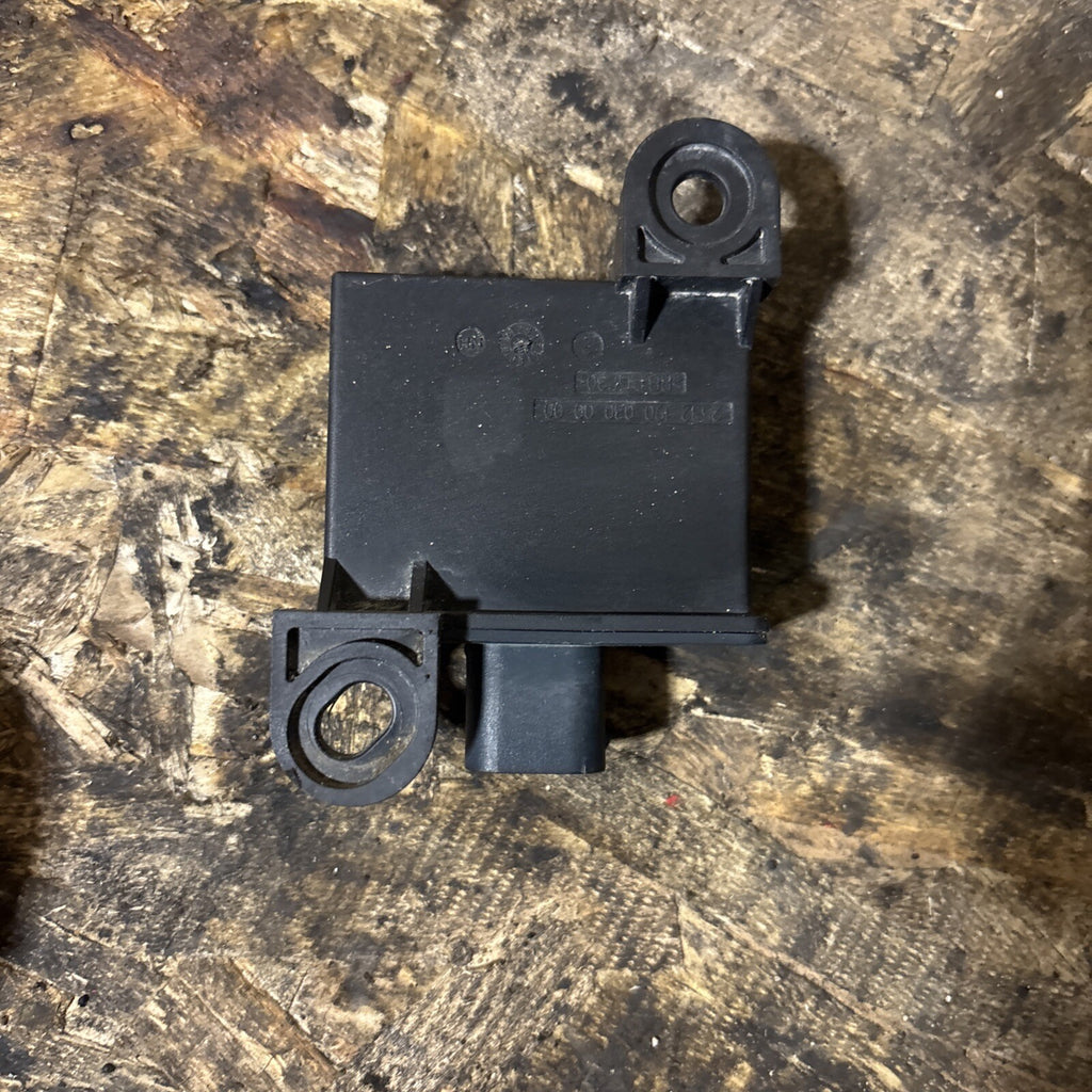 BMW E60 E61 E63 E64 E65 E70 E82 E88  TIRE PRESSURE TRIGGER MODULE 6781846