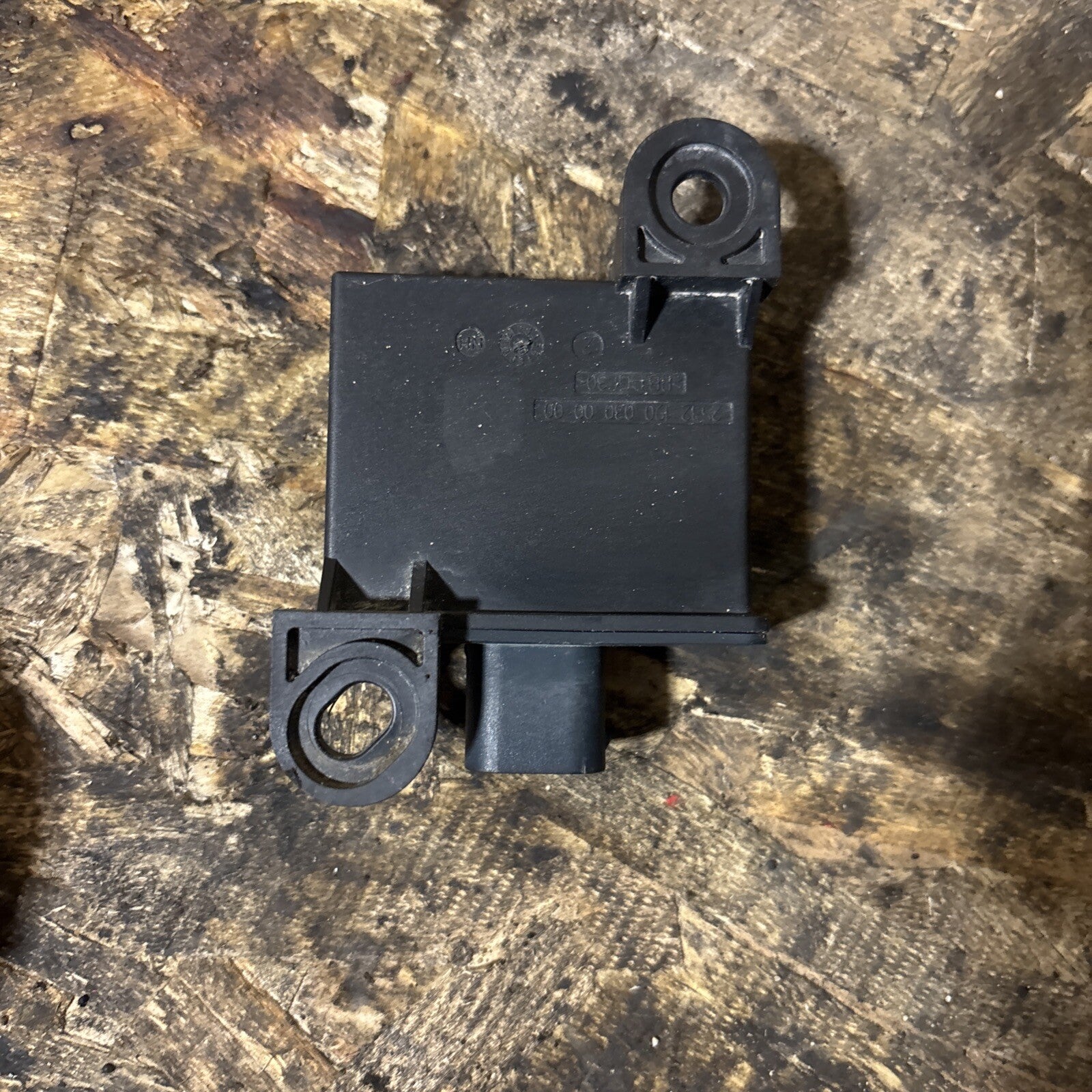 BMW E60 E61 E63 E64 E65 E70 E82 E88  TIRE PRESSURE TRIGGER MODULE 6781846