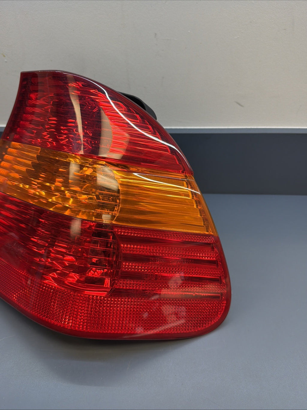 02-05 BMW E46 325i 325xi 330i Sedan Rear Right Tail Light Assy 6946534 OEM