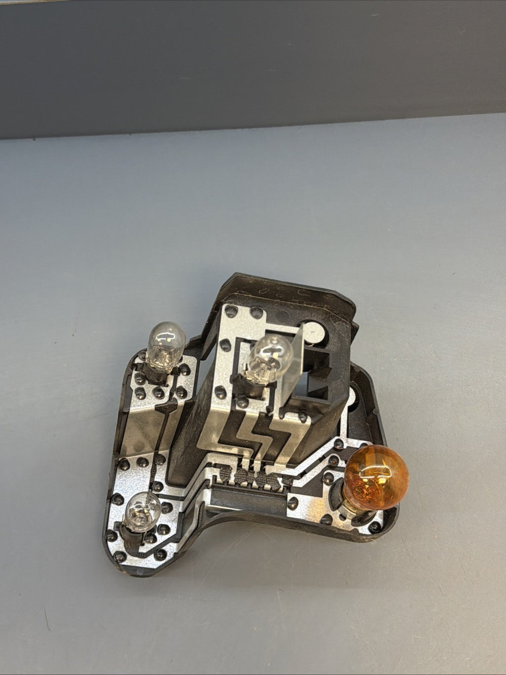 BMW 3 SERIES E92 PASSENGER SIDE REAR OUTER LIGHT BULB HOLDER SOCKET 7174407