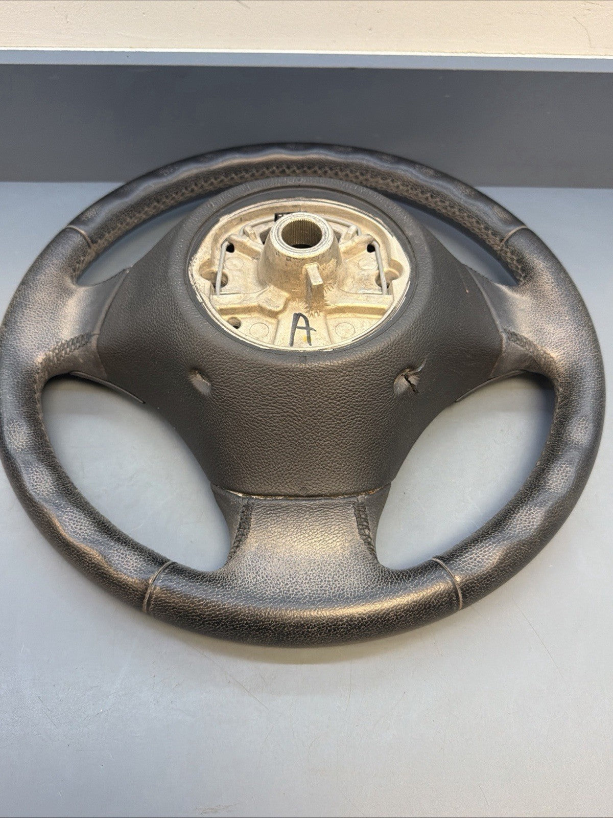 2006–2011 BMW 325i E90 STEERING WHEEL W/ CONTROL SWITCHES OEM 6959893-01 6764547