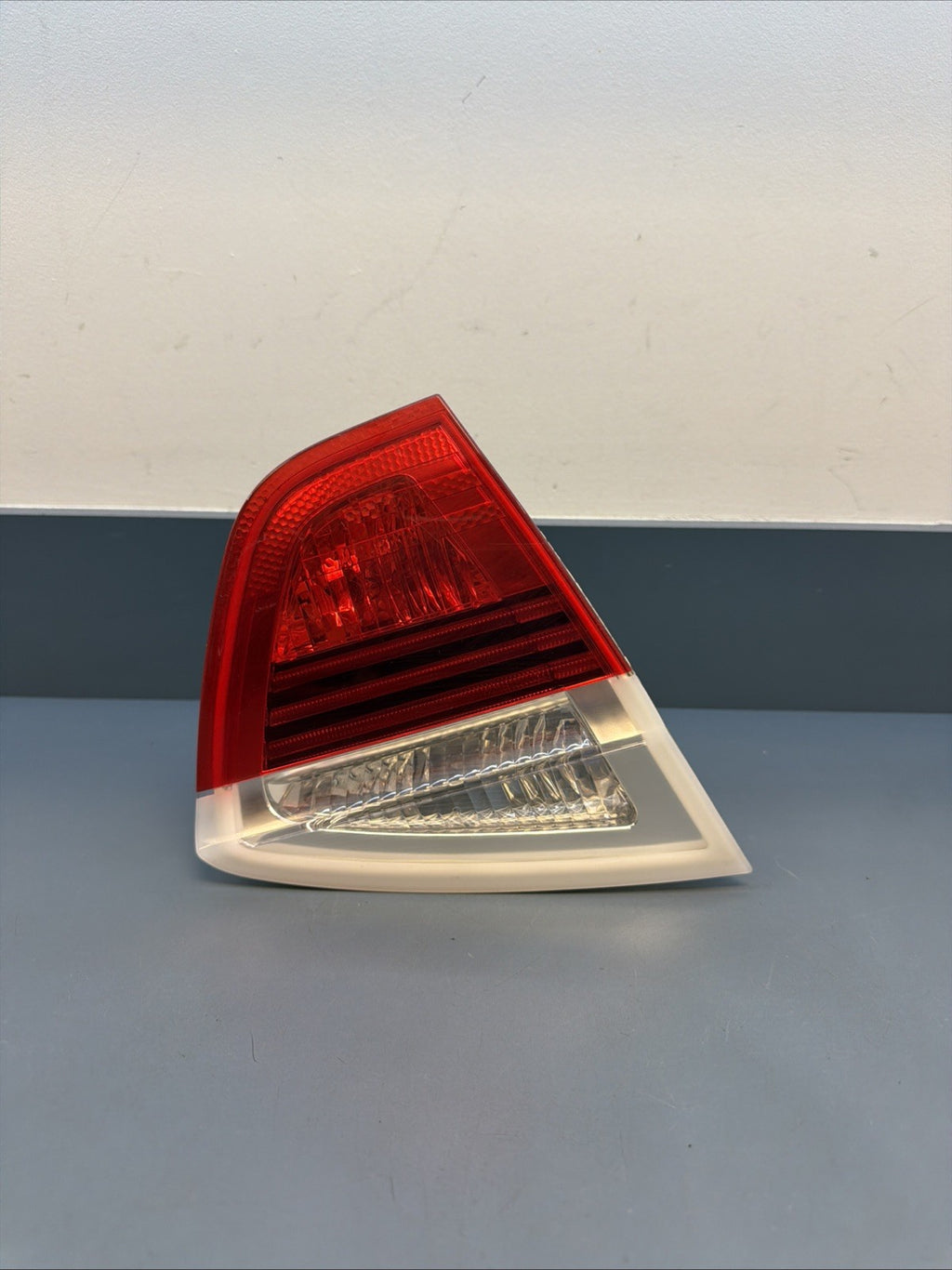 06-08 BMW E90 328i 330i 335i M3 Sedan Driver Left Trunk Inner Tail Light 6937459
