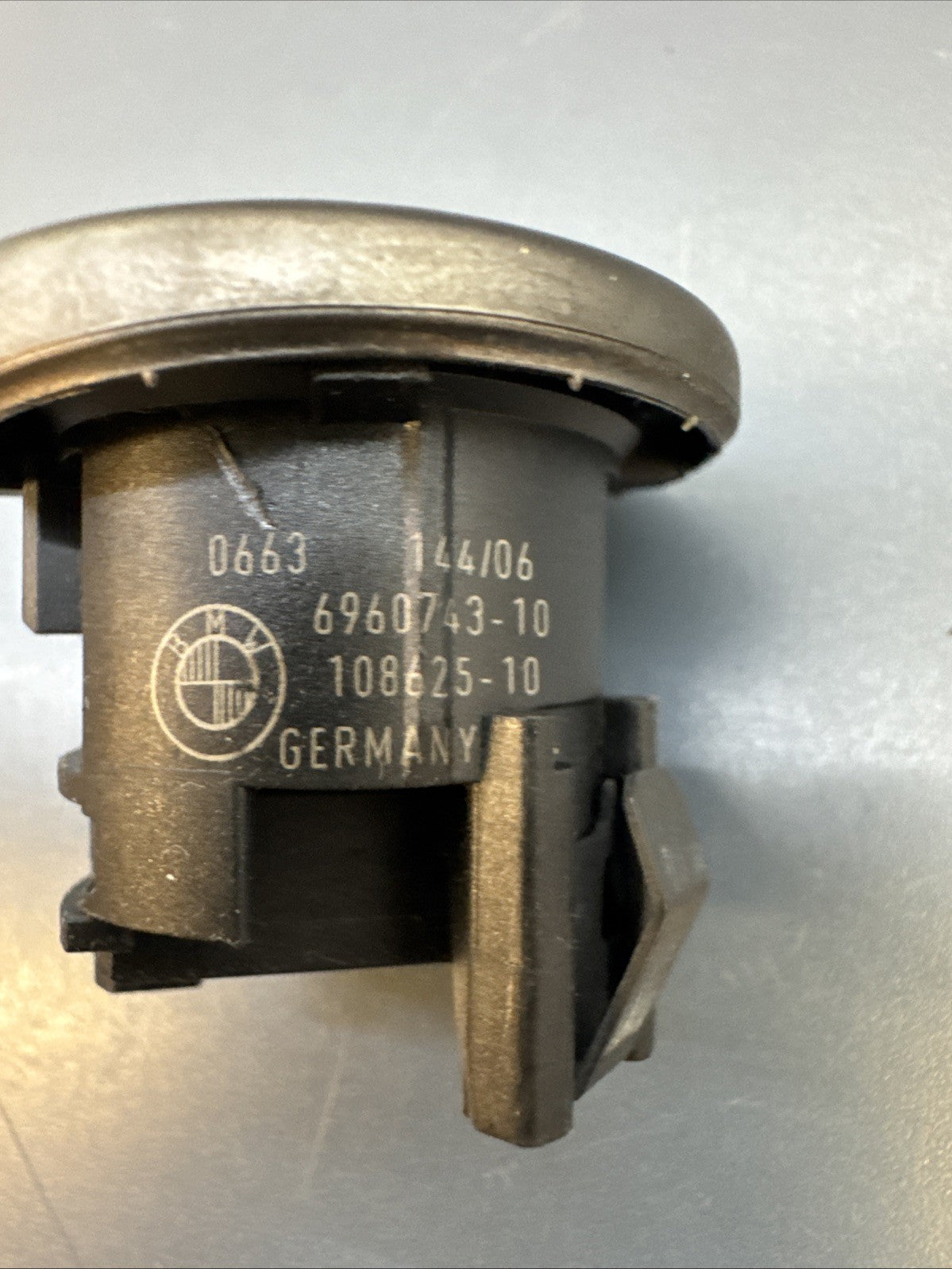 06-10 BMW E60 E61 Start Stop Engine Ignition Switch Button 6960743 OEM