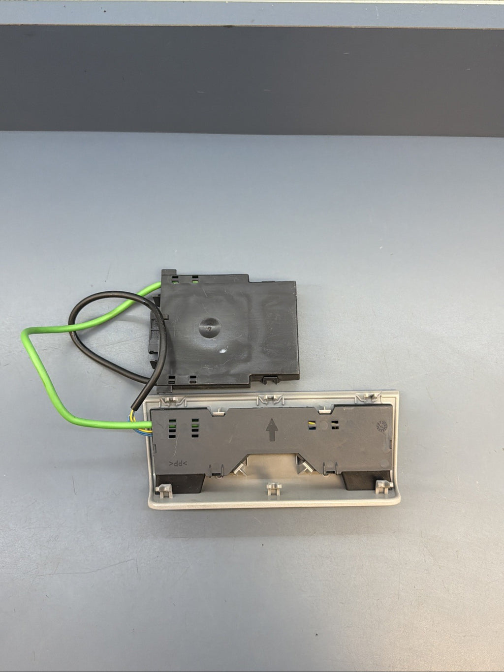 2012-2015 BMW X1 E84 ANTI THEFT LOCKING ULTRA MOTION SENSOR CONTROL GREY 9260874