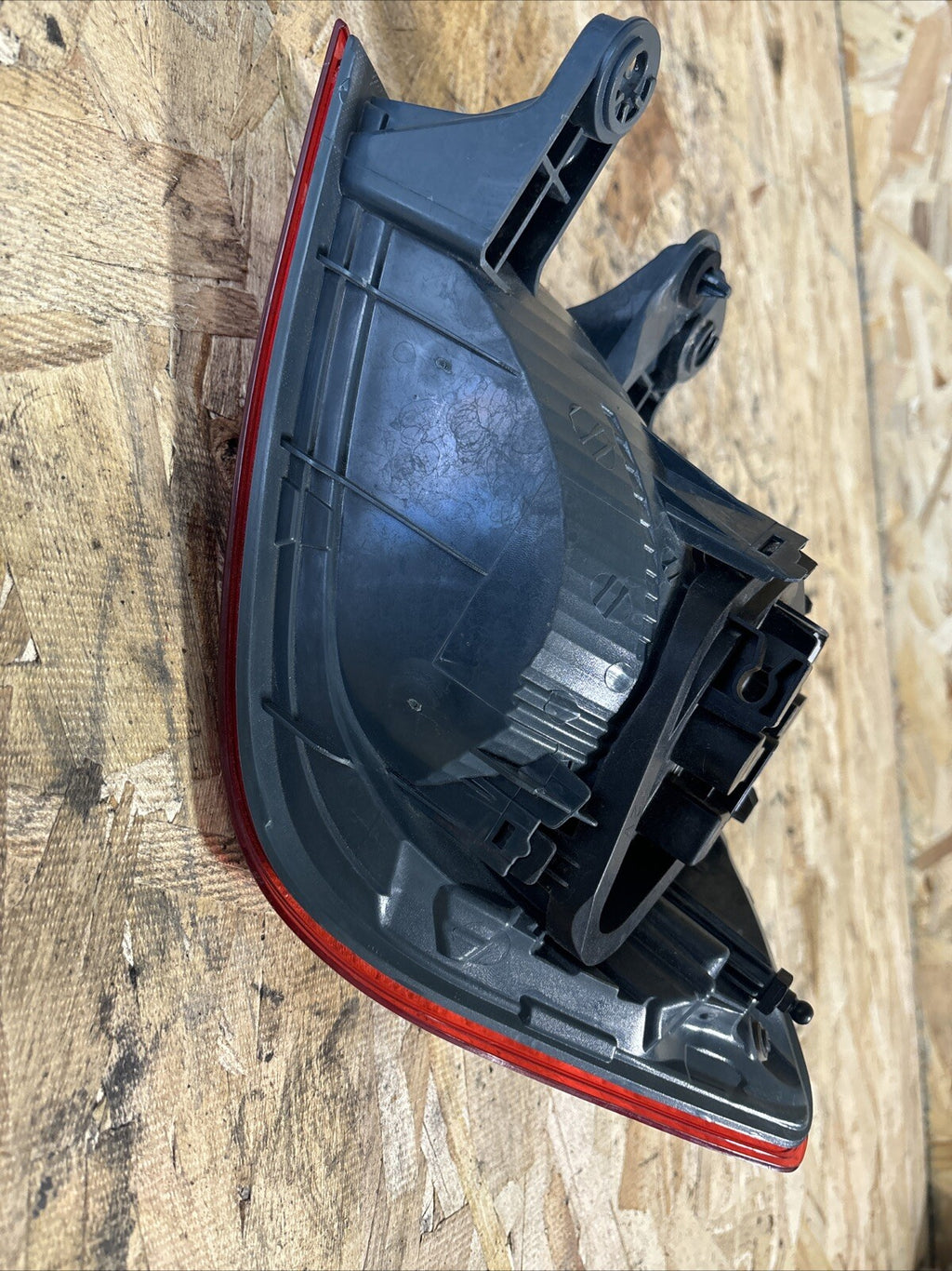 2011-2015 BMW 328IX F30 REAR LEFT SIDE OUTER TAILLIGHT LIGHT LAMP OEM 7372785