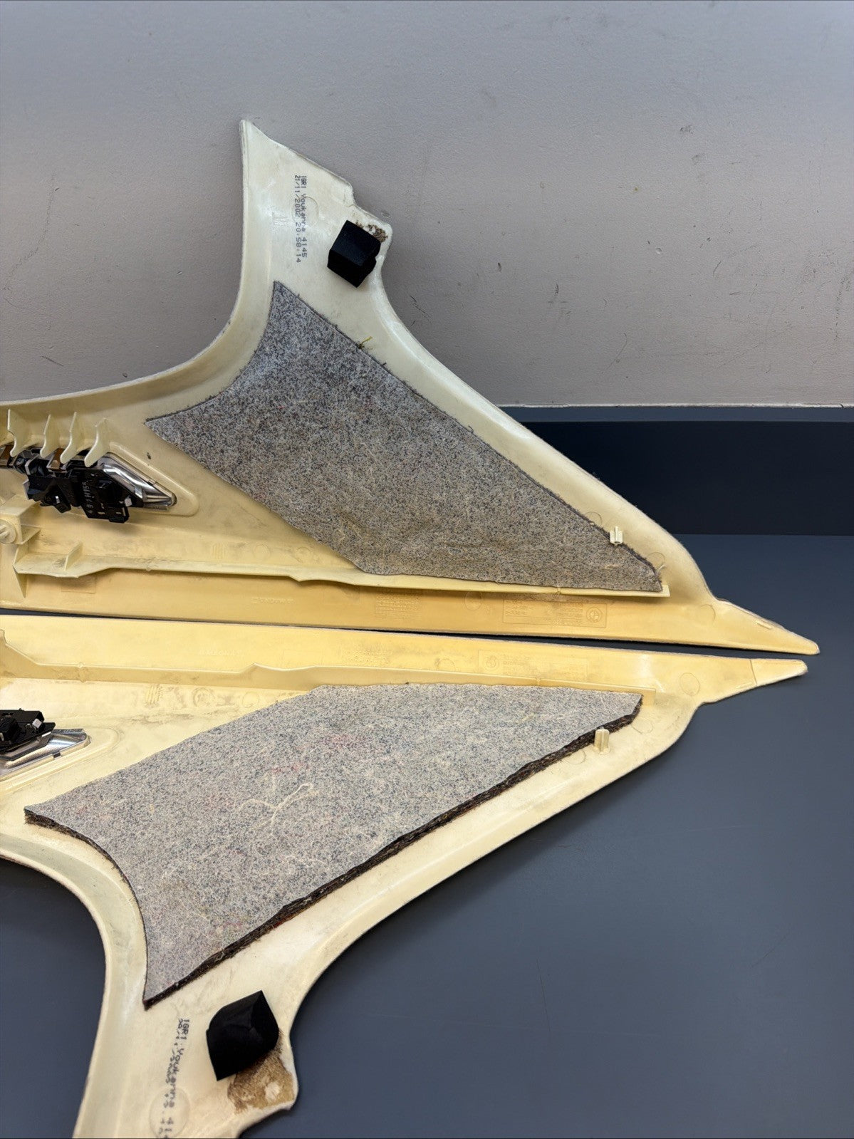 99-05 BMW E46 SEDAN Pair Of Left & Right Rear C Pillar Trim Panel BEIGE 8220243