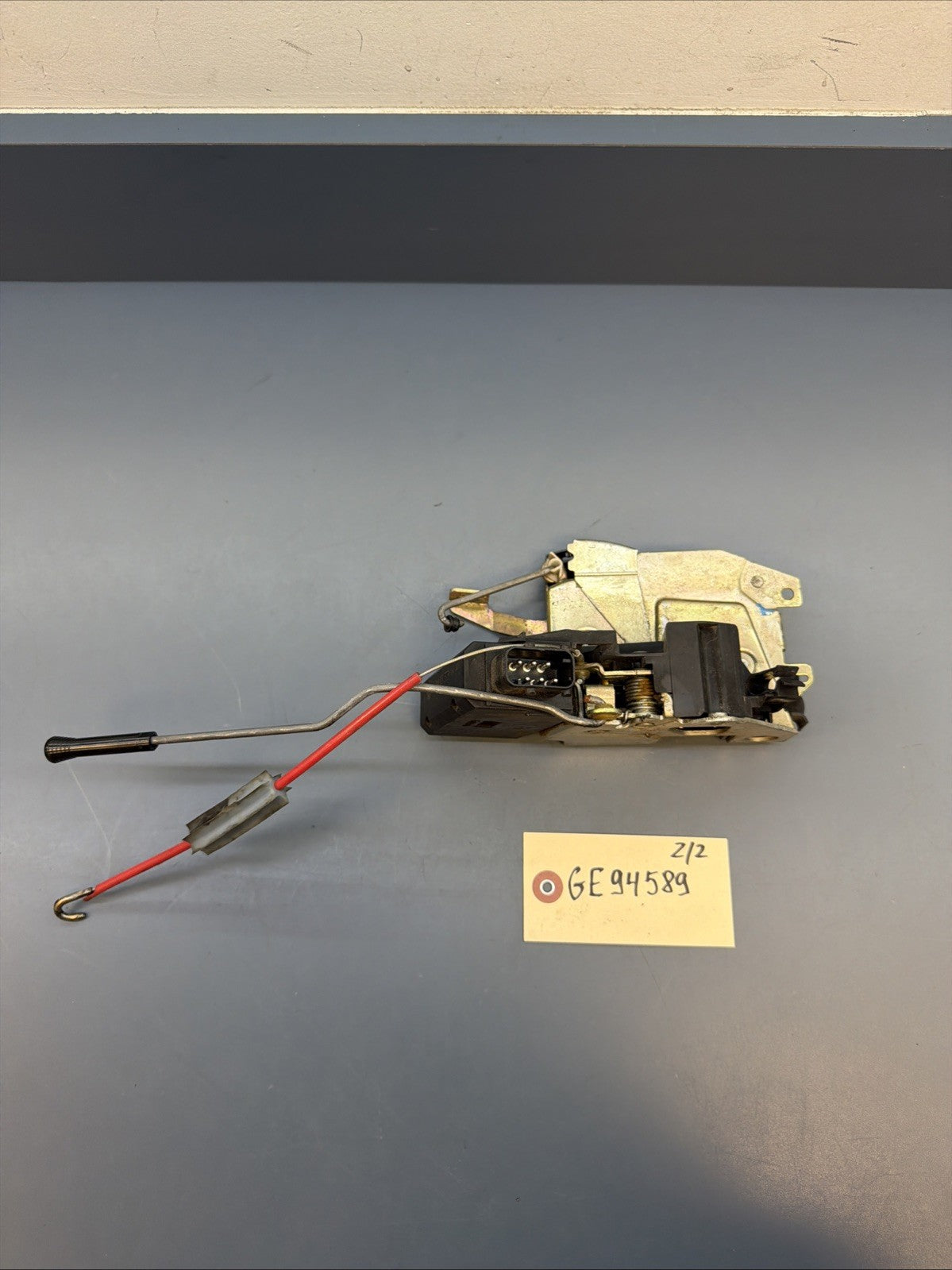 Genuine BMW E34 Door latch Main mechanism Driver  Front 51218138923