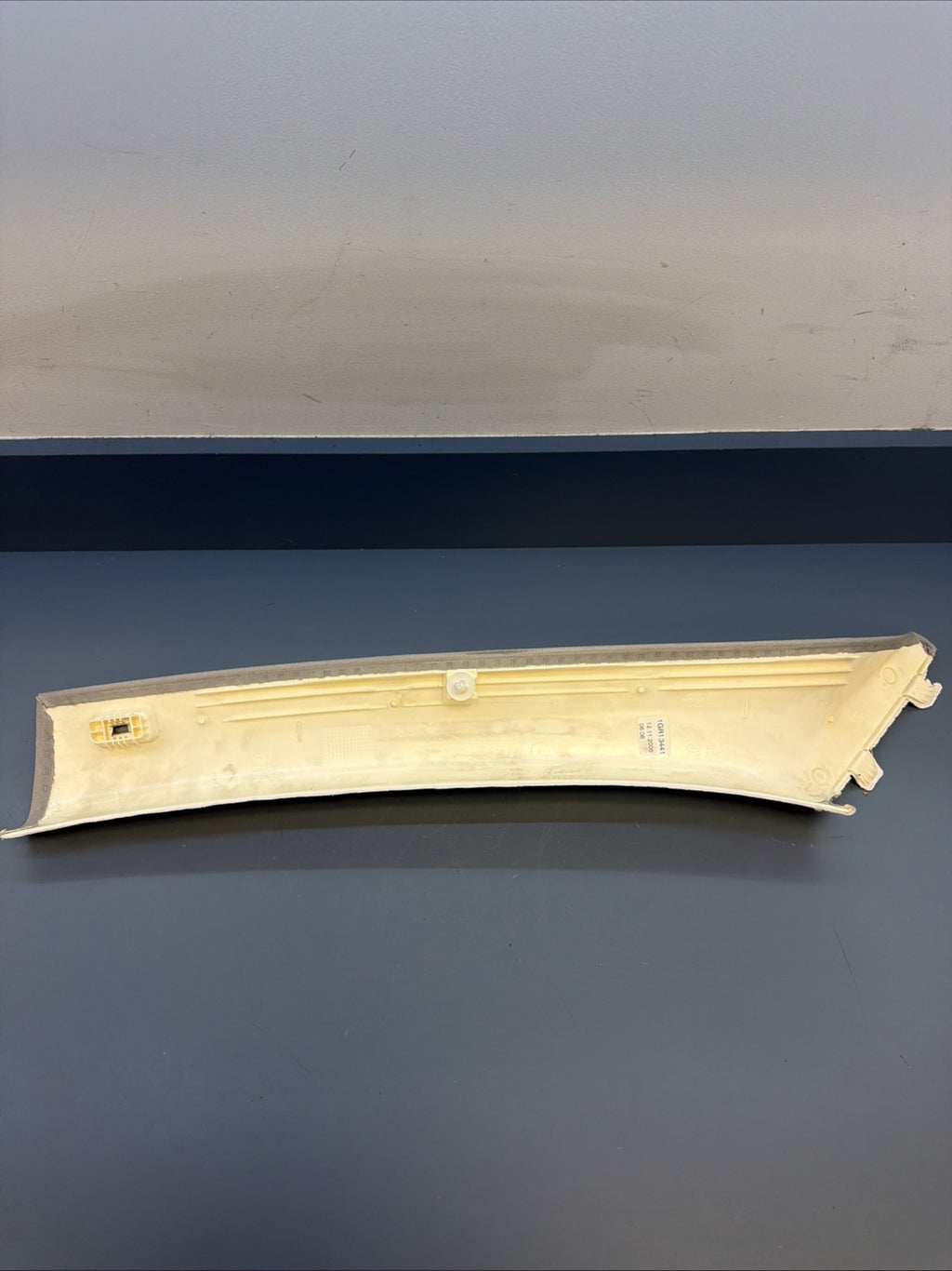 BMW E90 Series 4dr Front Left A Pillar Cloth Trim 7058332 GRAY