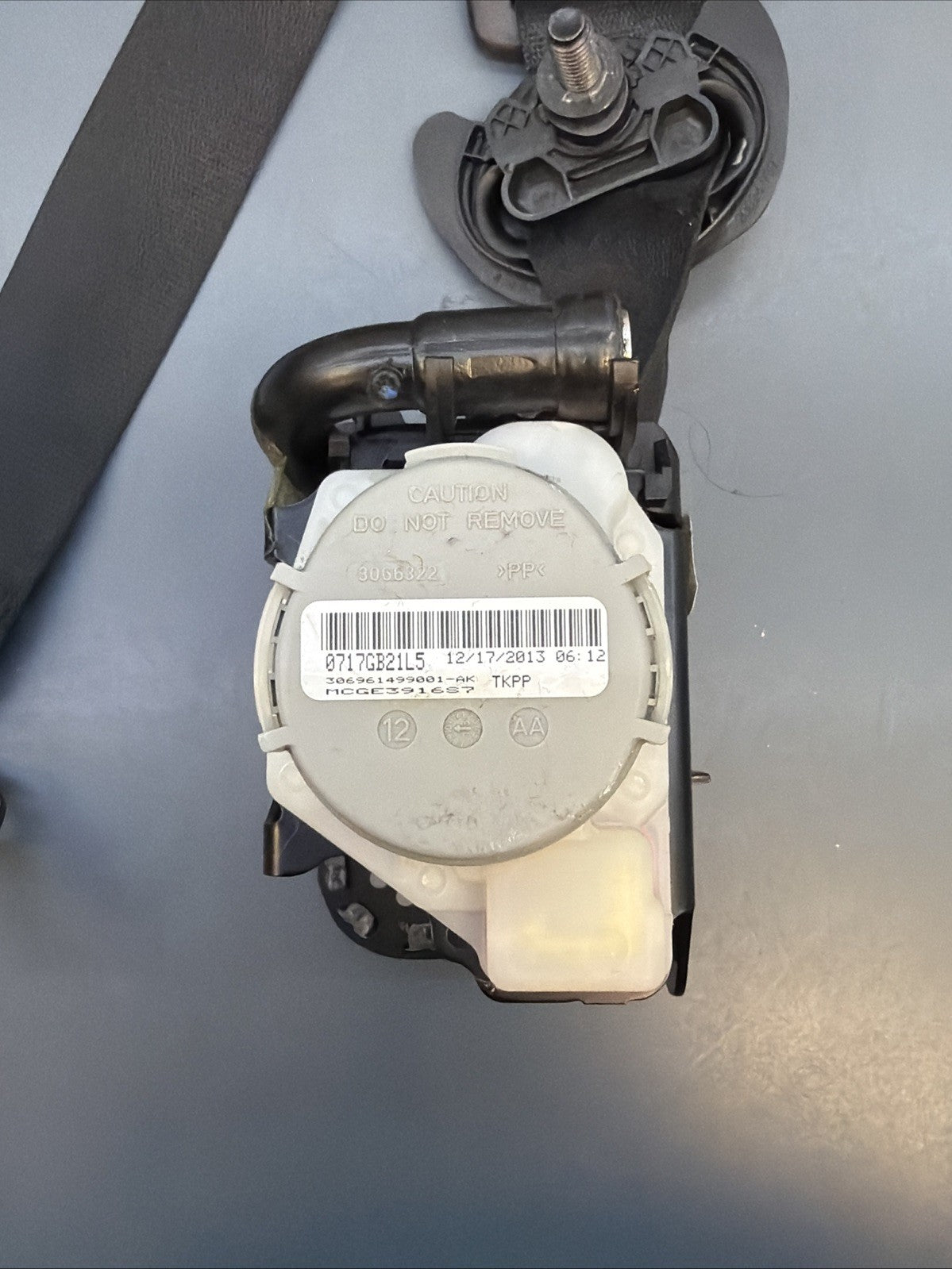 11-18 OEM BMW F25 F26 X3 X4 Front Left Driver Side Seat Belt Seatbelt Retractor