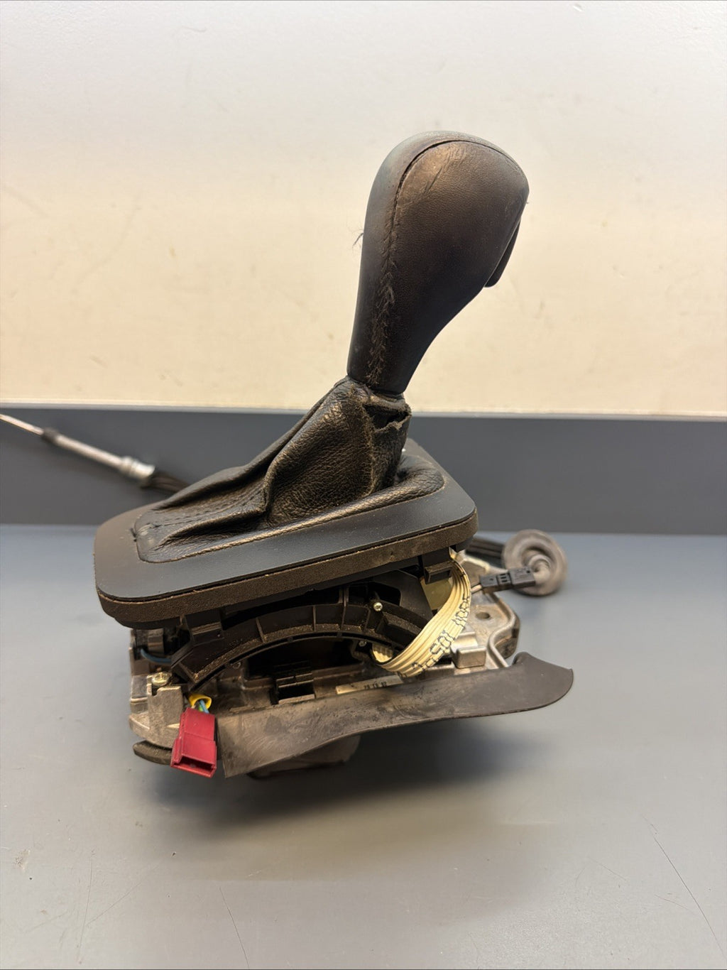 2000-2006 BMW 3 SERIES AUTOMATIC TRANSMISSION SHIFTER 1422277