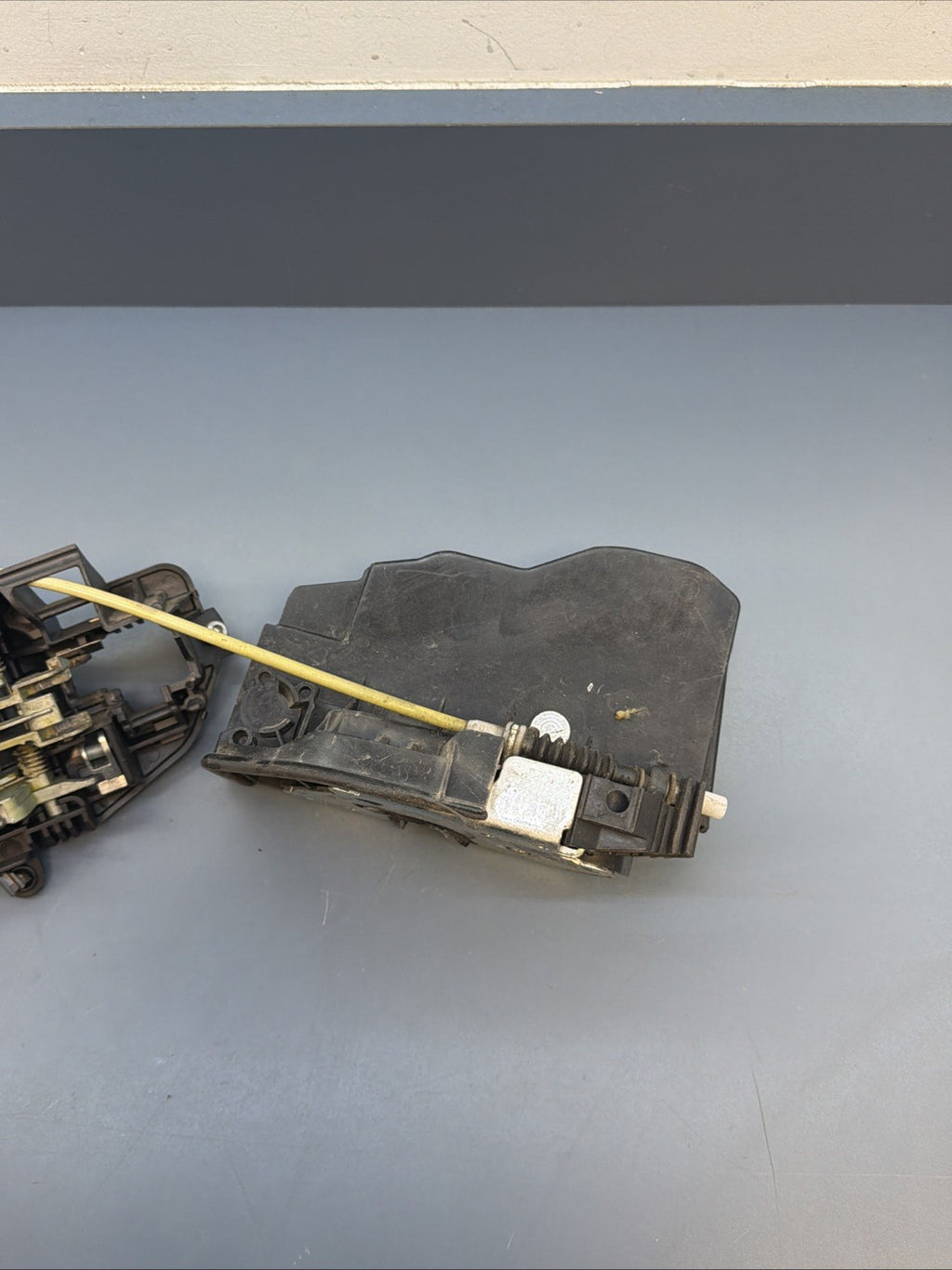 12-15 BMW X1 E84 Front Right Door Lock Latch Actuator & Handle Frame OEM 7229458