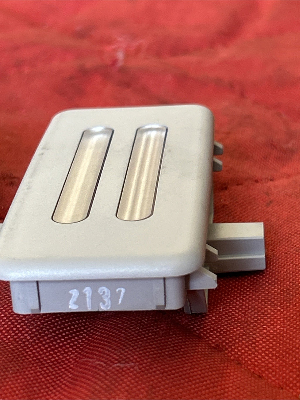 06-11 BMW E60,E61,E90,E91,E92 SUN VISOR INTERIOR LIGHT 6962011 SET OF 2 GREY