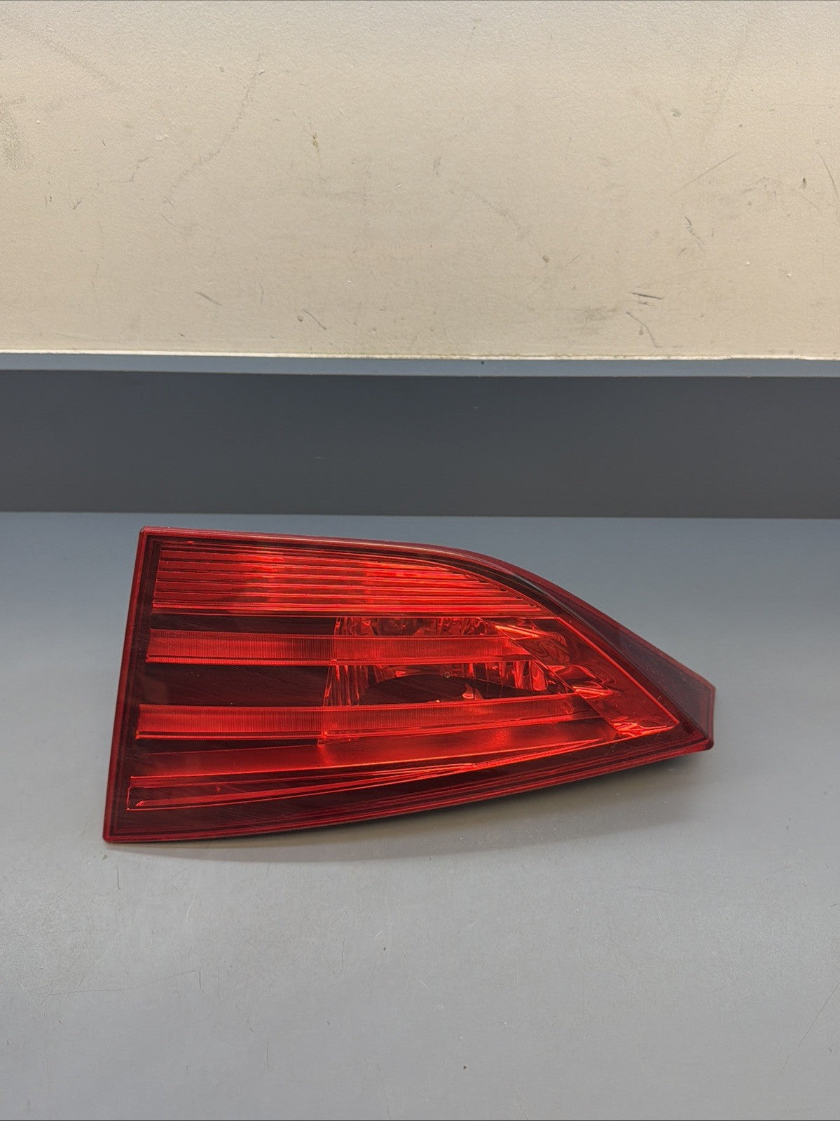 2012-2015 BMW E84 X1 REAR RIGHT INNER TAIL LIGHT ASSEMBLY OEM 2990114