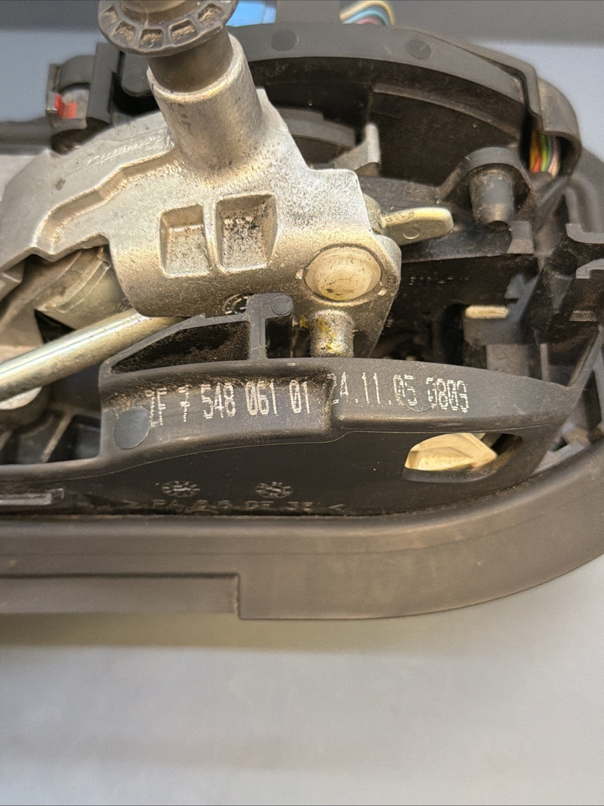 06-11 BMW E90 E91 325i XI 330i Automatic Transmission Gear Shifter 7548061