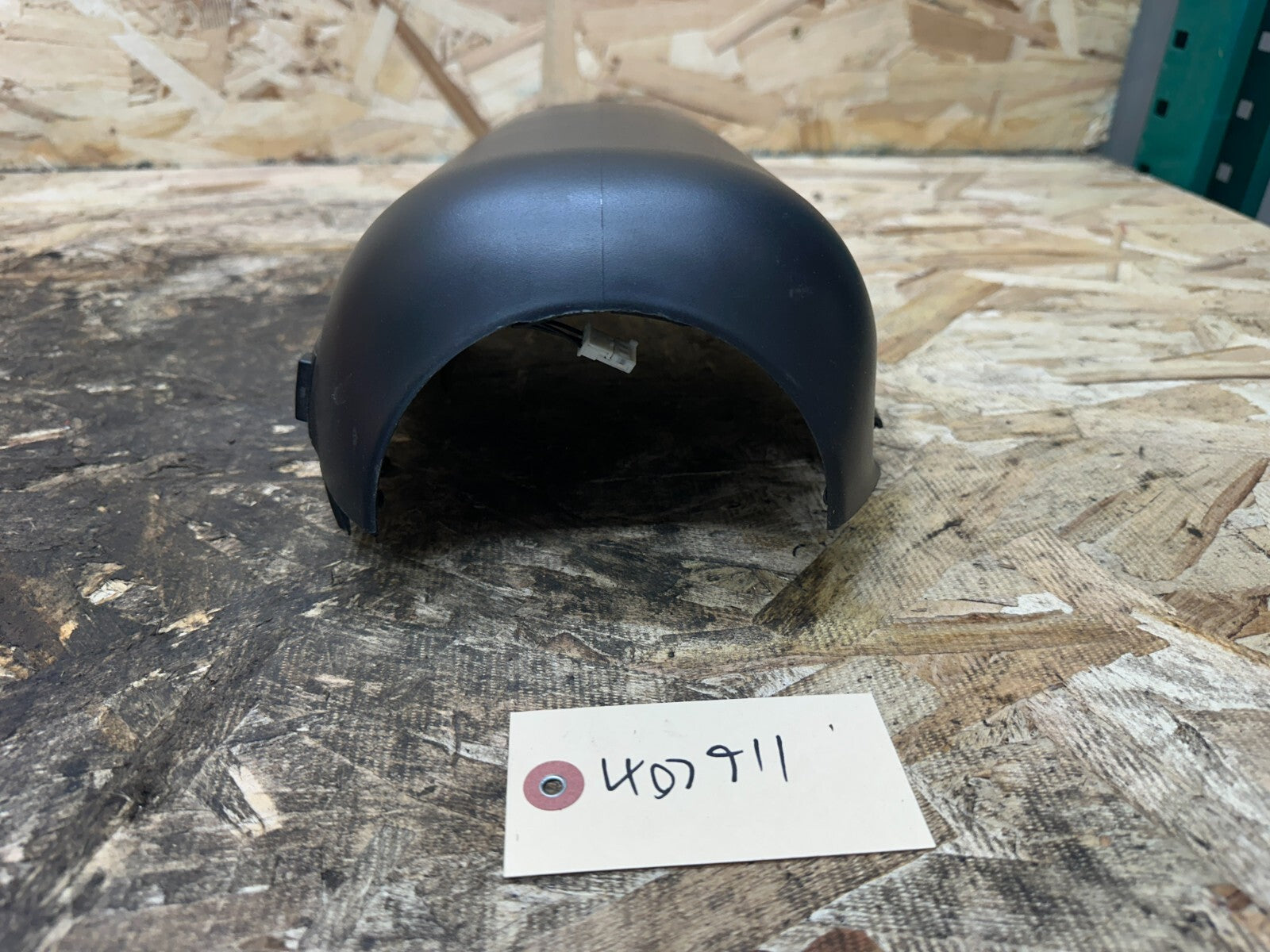 BMW 2006-2012 E90 BOTTOM STEERING COLUMN TRIM COVER HEATED OEM 9143645