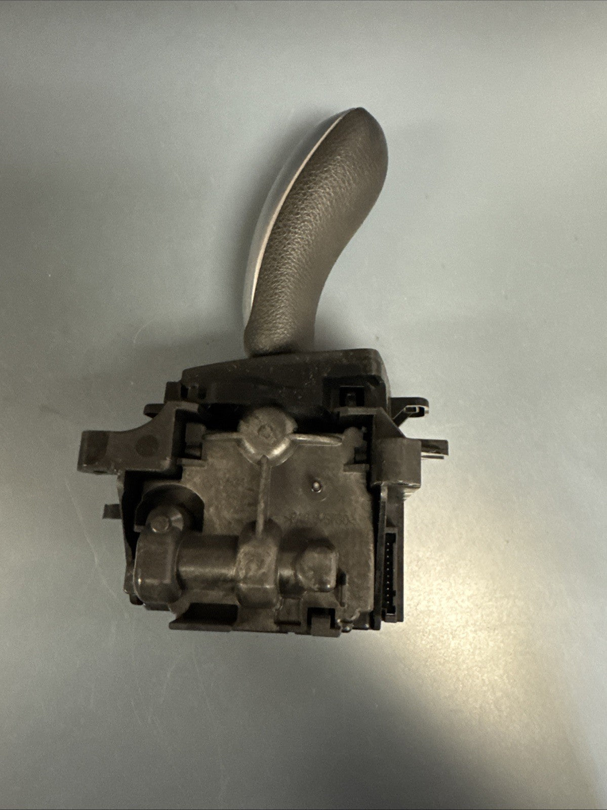 12-15 BMW 3-Series 335Xi Auto Transmission Gear Shifter Selector 9296896-01 OEM