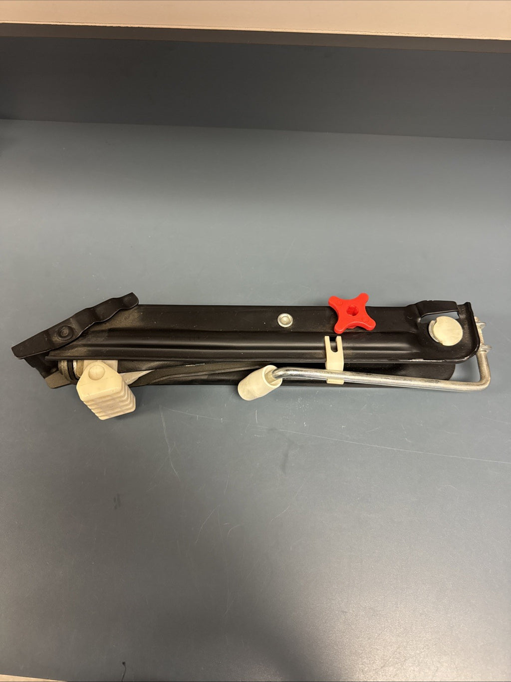 01-06 OEM BMW E46 325 330 M3 Emergency Spare Wheel Jack 6767944