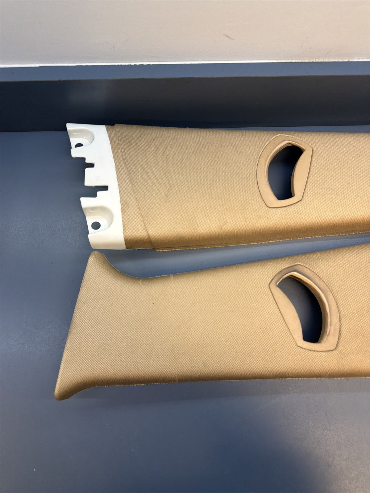04-10 BMW X3 E83 LEFT & RIGHT Side Interior Upper B Pillar Trim 3330445 3330446