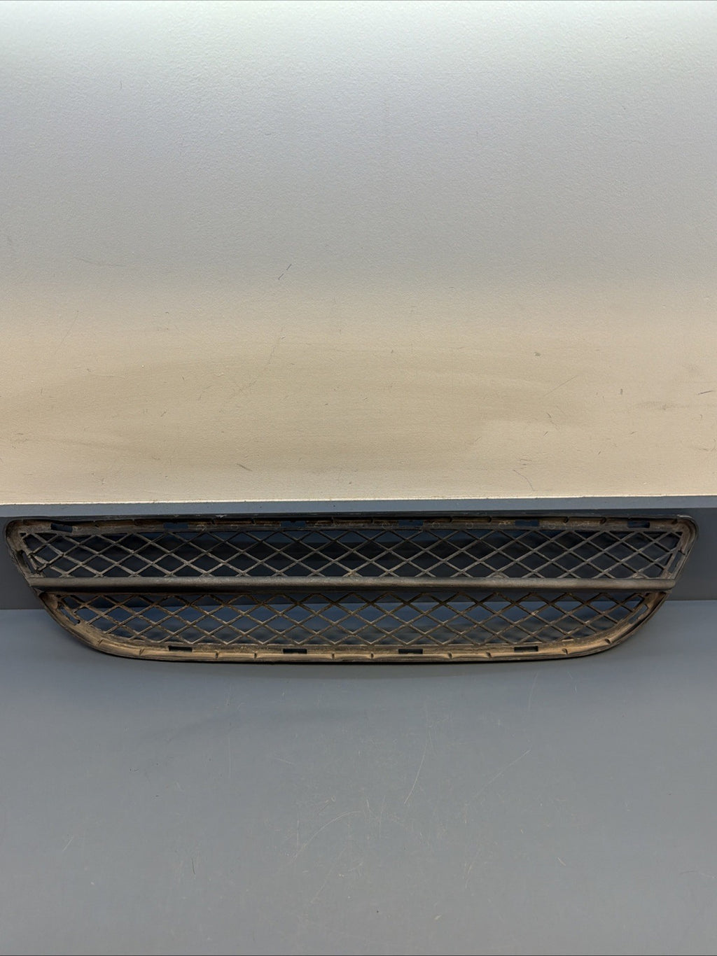 06-08 BMW E90 335 325 328 330 Center Lower Bumper Grille 7134074