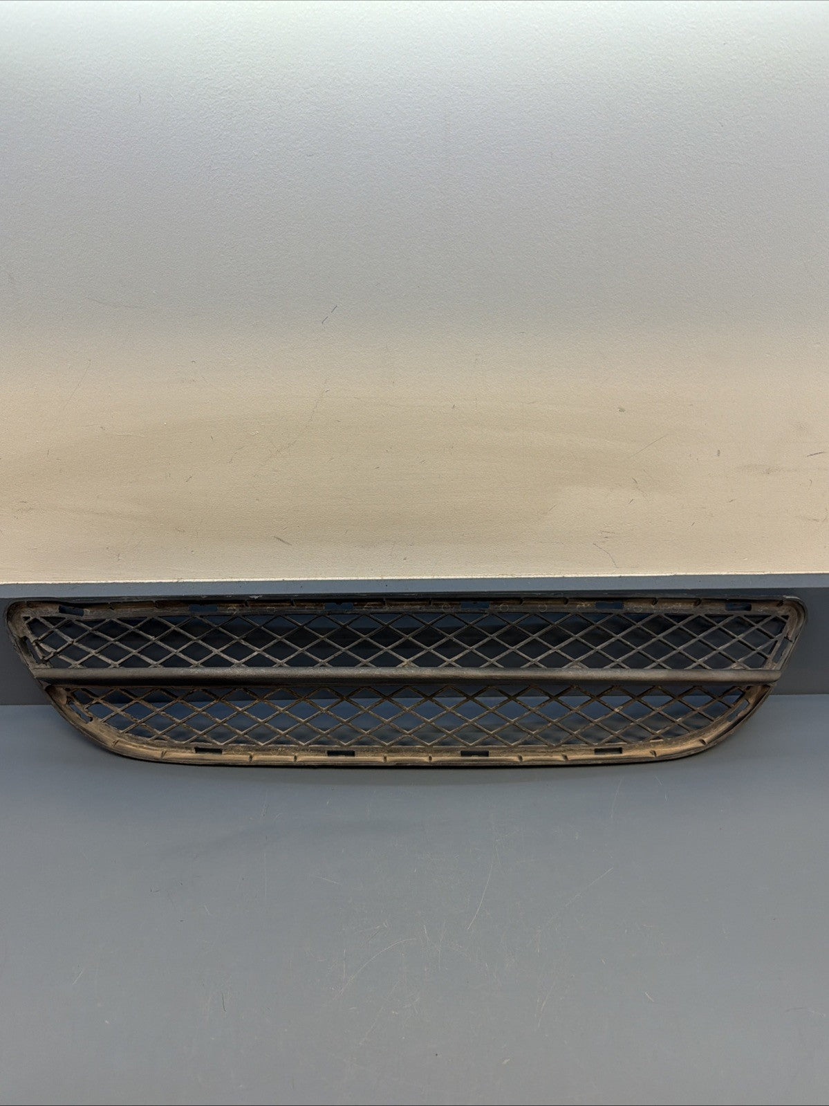 06-08 BMW E90 335 325 328 330 Center Lower Bumper Grille 7134074