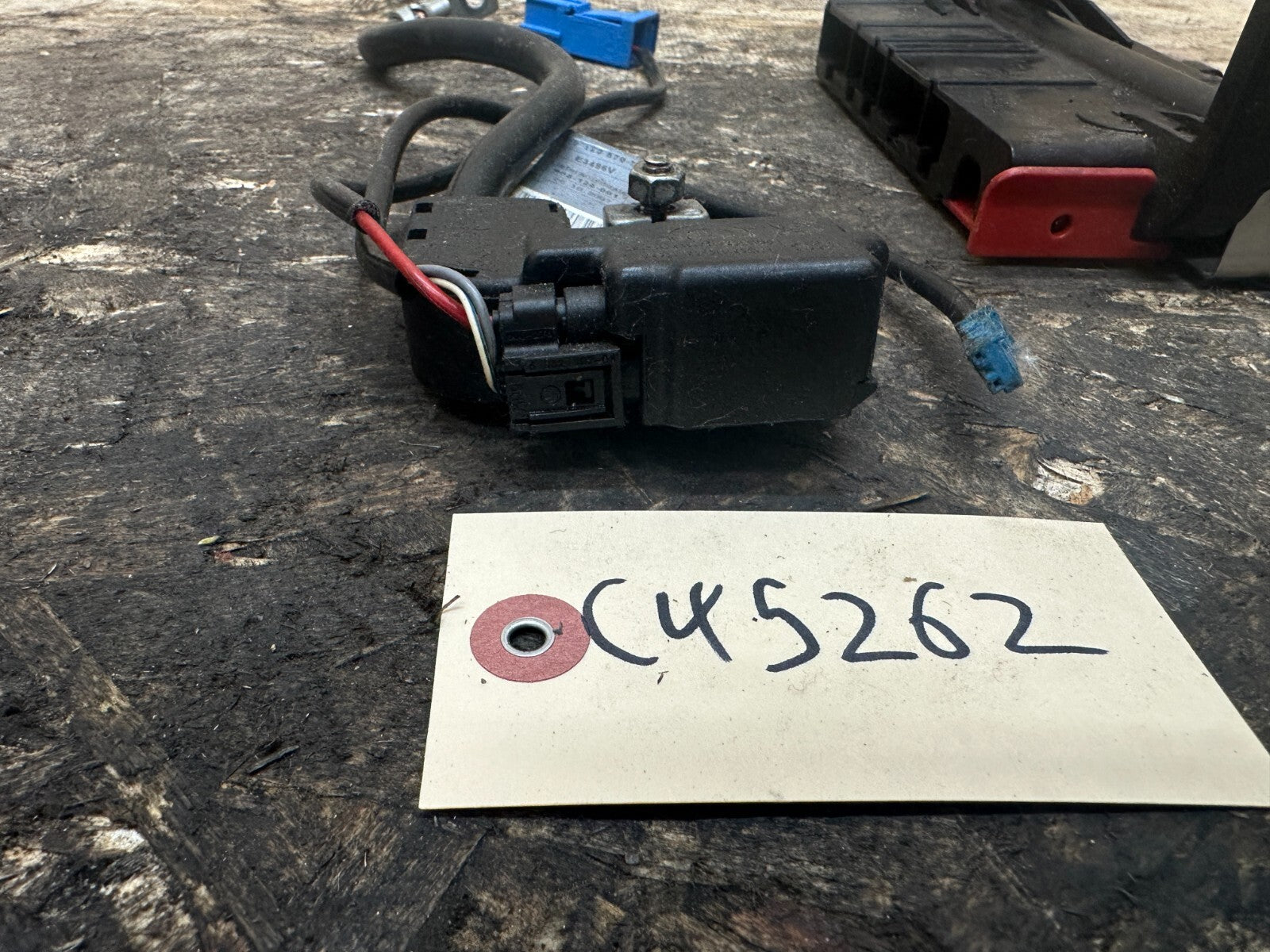 BMW 1 3 X1 E8X E9X POSITIVE POWER BOX W POSITIVE+NEGATIVE CABLE OEM 6942912
