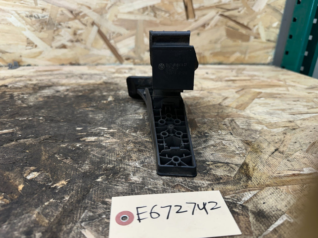BMW 06-11 E90 GAS ACCELERATOR THROTTLE PEDAL MODULE MANUAL TRANS OEM 6858575