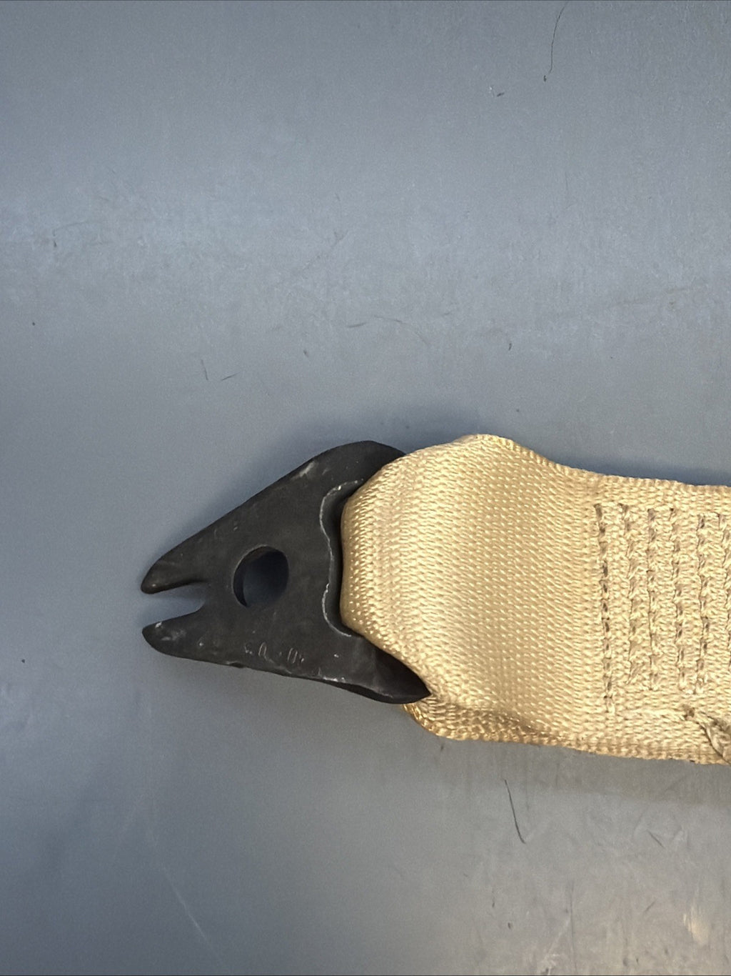 2009-2011 BMW 335I - REAR Center SEAT BELT Buckle / Receiver 9160117