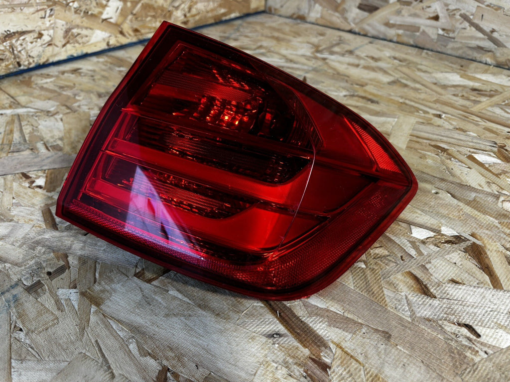2012 2015 BMW 328I 335I F30 SEDAN RIGHT SIDE TAIL LIGHT OEM