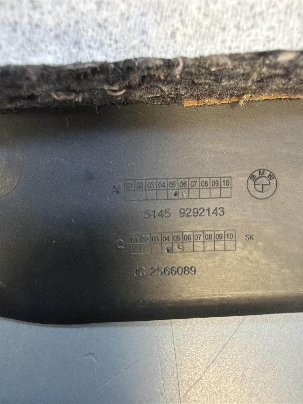 2018- 2023 BMW X2 F39 DASH LEFT SIDE CENTER LOWER COVER PANEL OEM 9292143