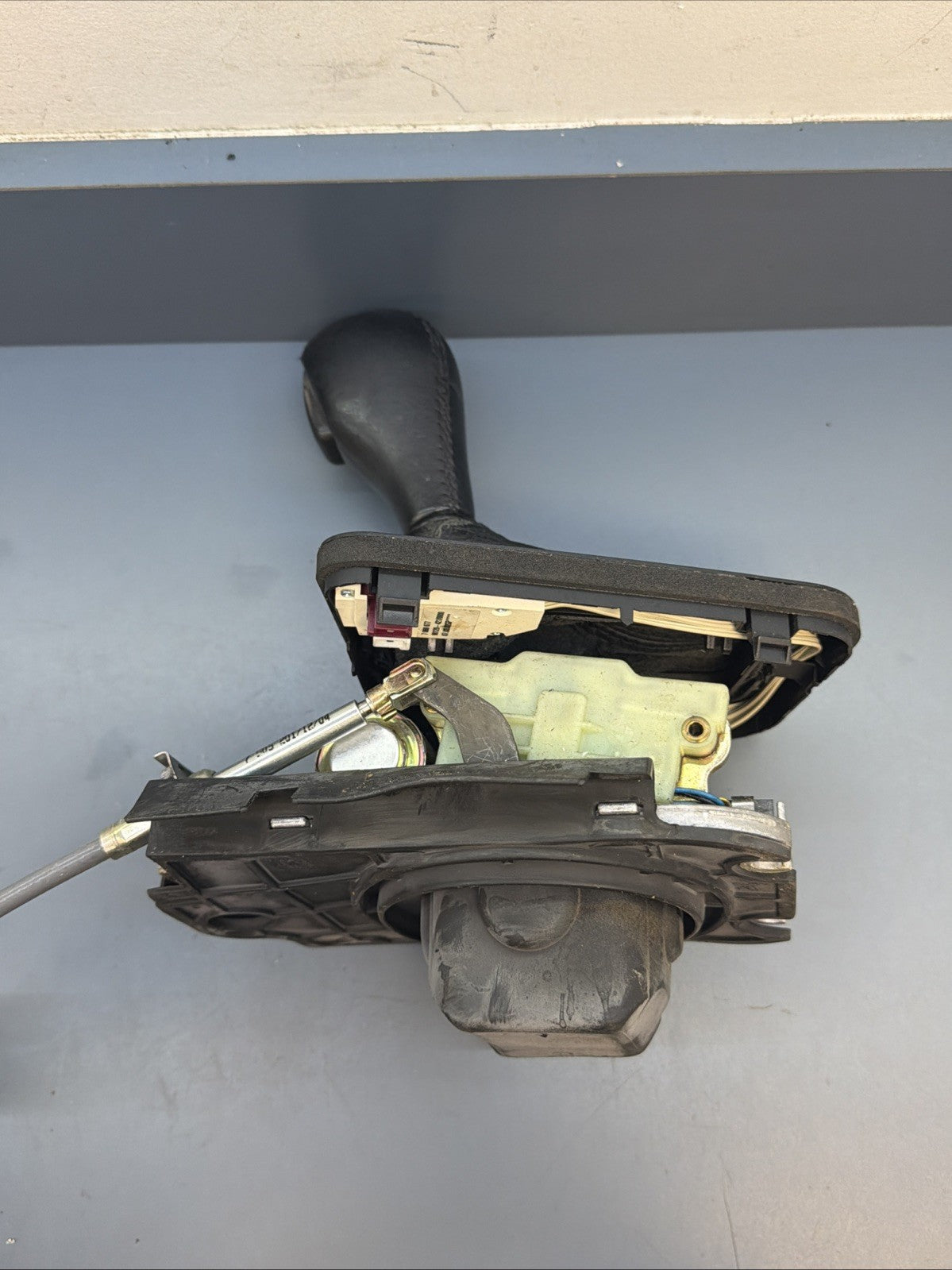 2000-2006 BMW 3 SERIES AUTOMATIC TRANSMISSION SHIFTER 1422277
