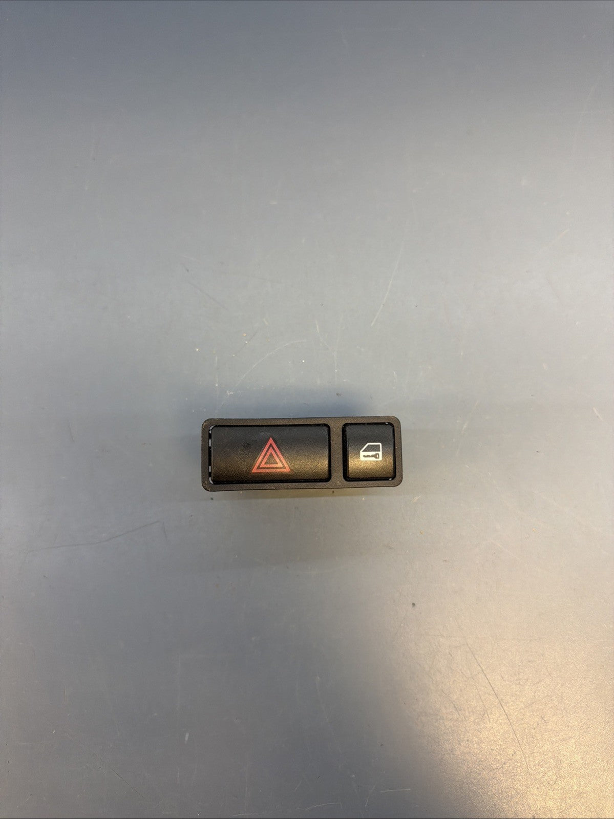 BMW 97-08 E46 E53 E85 Z4 X5 3 SERIES CENTRAL LOCKING HAZARD SWITCH 8368920