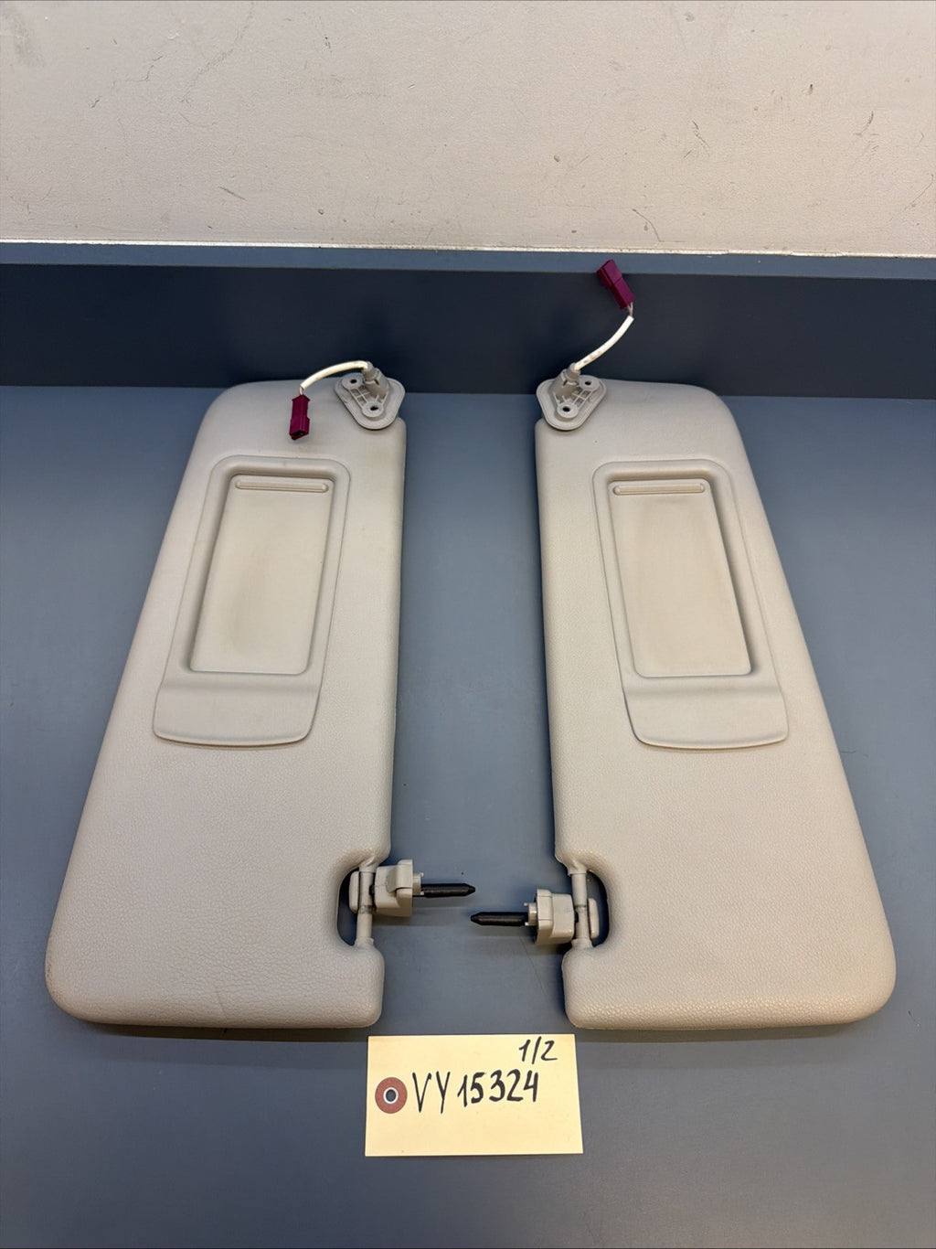 2012-2015 BMW X1 E84 GRAY LEFT RIGHT SUN VISOR SET 7252056 7252055