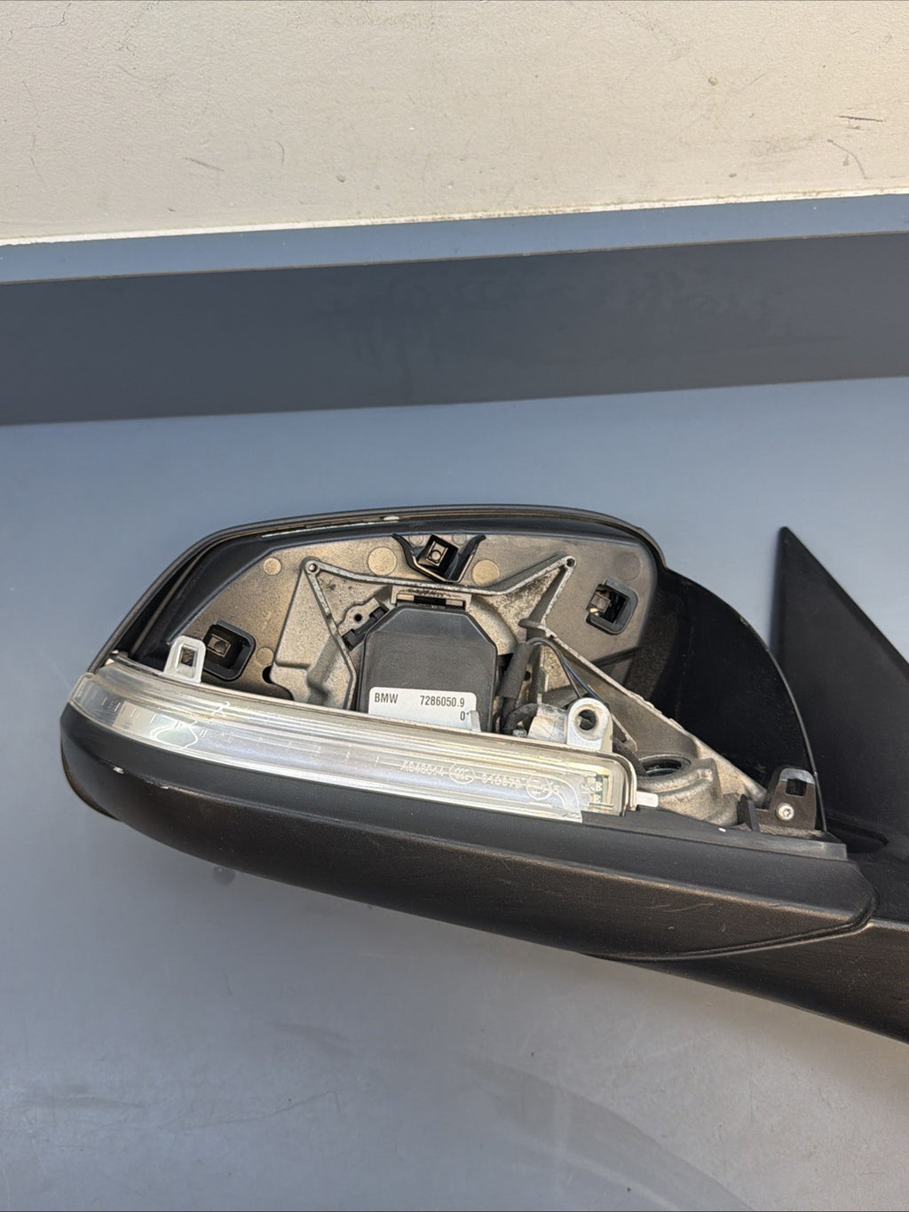 2013 BMW 335i Front Right Passenger Side Door Mirror 021185 OEM