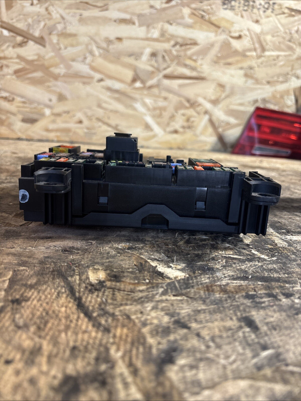 2011-2016 BMW F10 5 Series 528 535 550 Rear Fuse Distribution Box 9264923-01 OEM