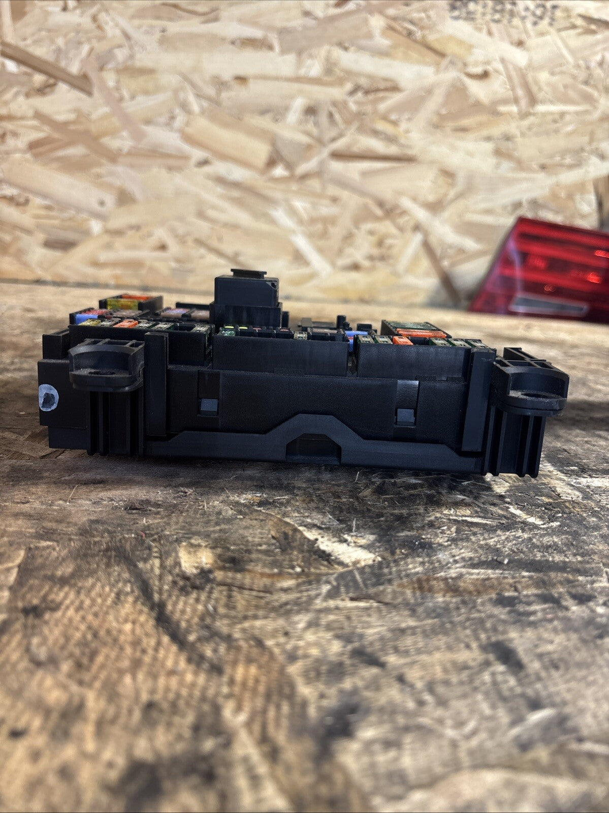 2011-2016 BMW F10 5 Series 528 535 550 Rear Fuse Distribution Box 9264923-01 OEM