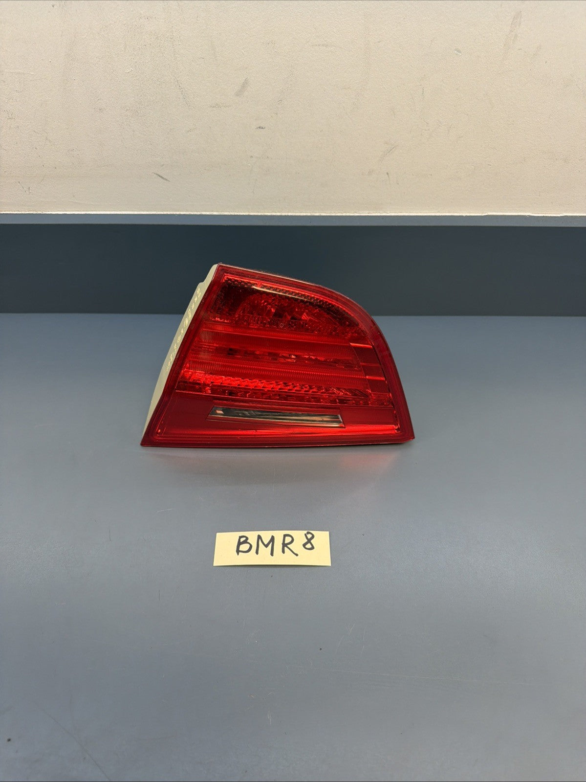 2009-2011 BMW E90 LCI 328I 3-SERIES RIGHT REAR INNER TAIL LIGHT OEM 4871734