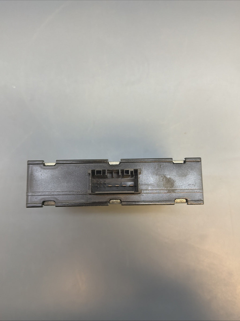 13-15 BMW X1 E84 VOLTAGE CONVERTER CONTROL MODULE OEM 9253208