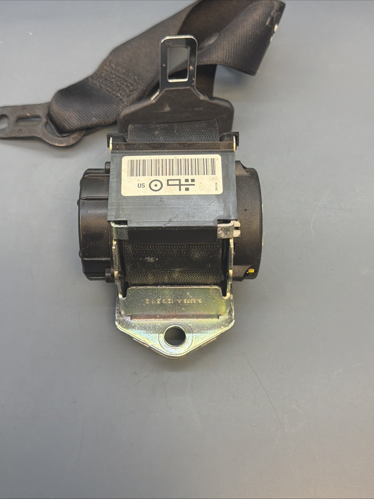 OEM Rear Right Or Left Seatbelt FOR 2012 2013 2014 2015 BMW X1 E84 608201000D