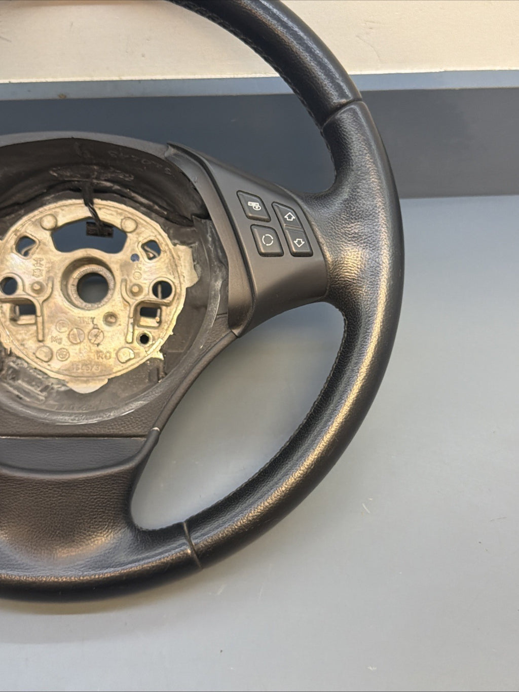 2006-2011 BMW 3 SERIES E90 E91 STEERING WHEEL LEATHER MULTIFUNCTION 61645150G