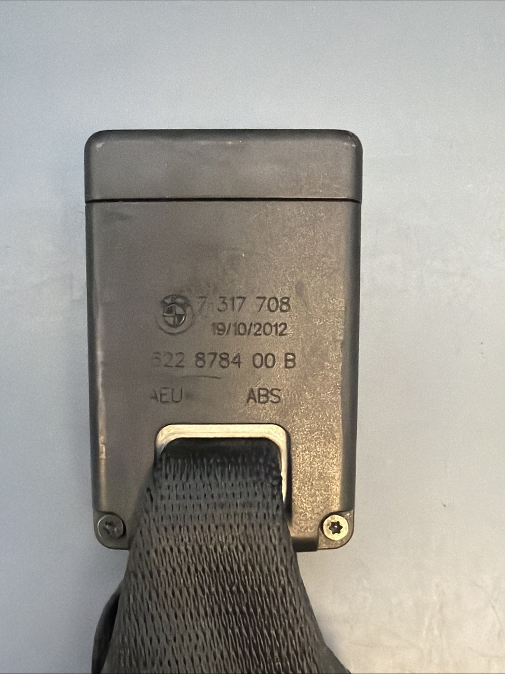 2012-2015 BMW X1 - REAR LEFT SEAT BELT Buckle / Receiver 7317708