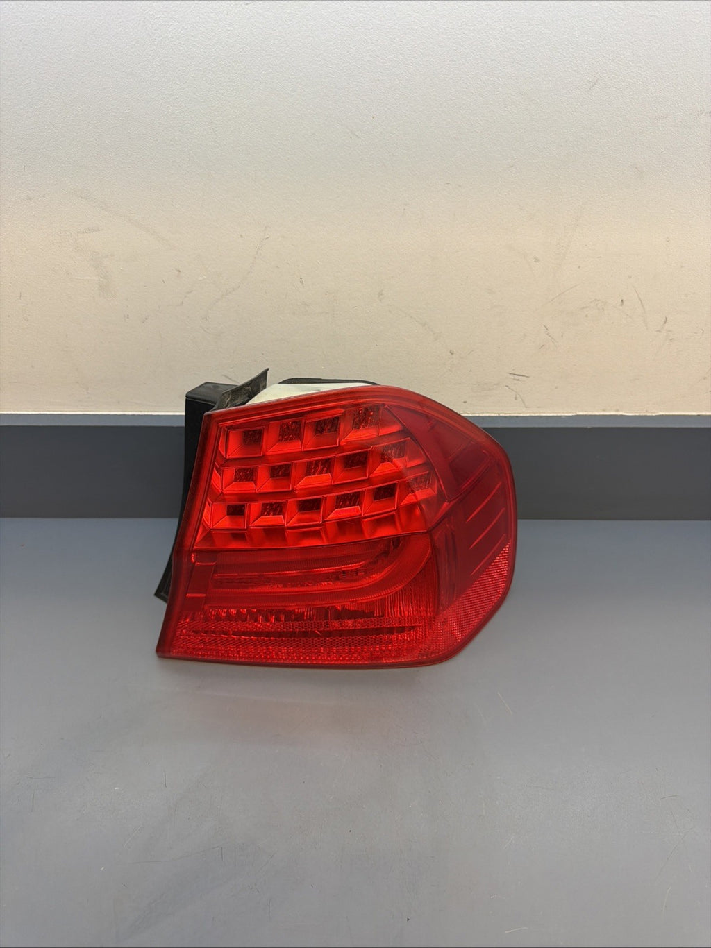 09-11 Bmw E90 328 335 M3 Rear Right Side LED Outer Taillight Lamp Oem 7289430