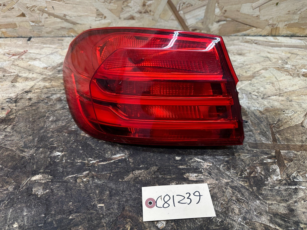 BMW 14-17 F82 4 SERIES REAR LEFT DRIVER SIDE OUTER TAILLIGHT BROKEN OEM 7296099