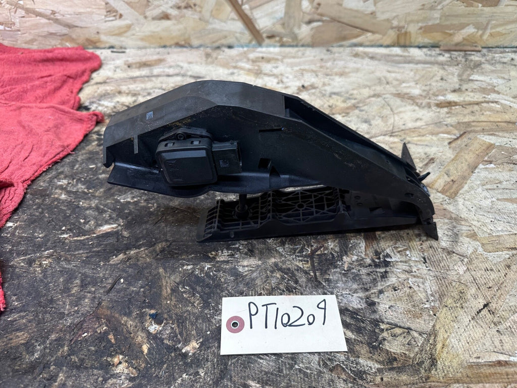 BMW E90 2006-2012 THROTTLE GAS ACCELERATOR PEDAL OEM 6766930-02