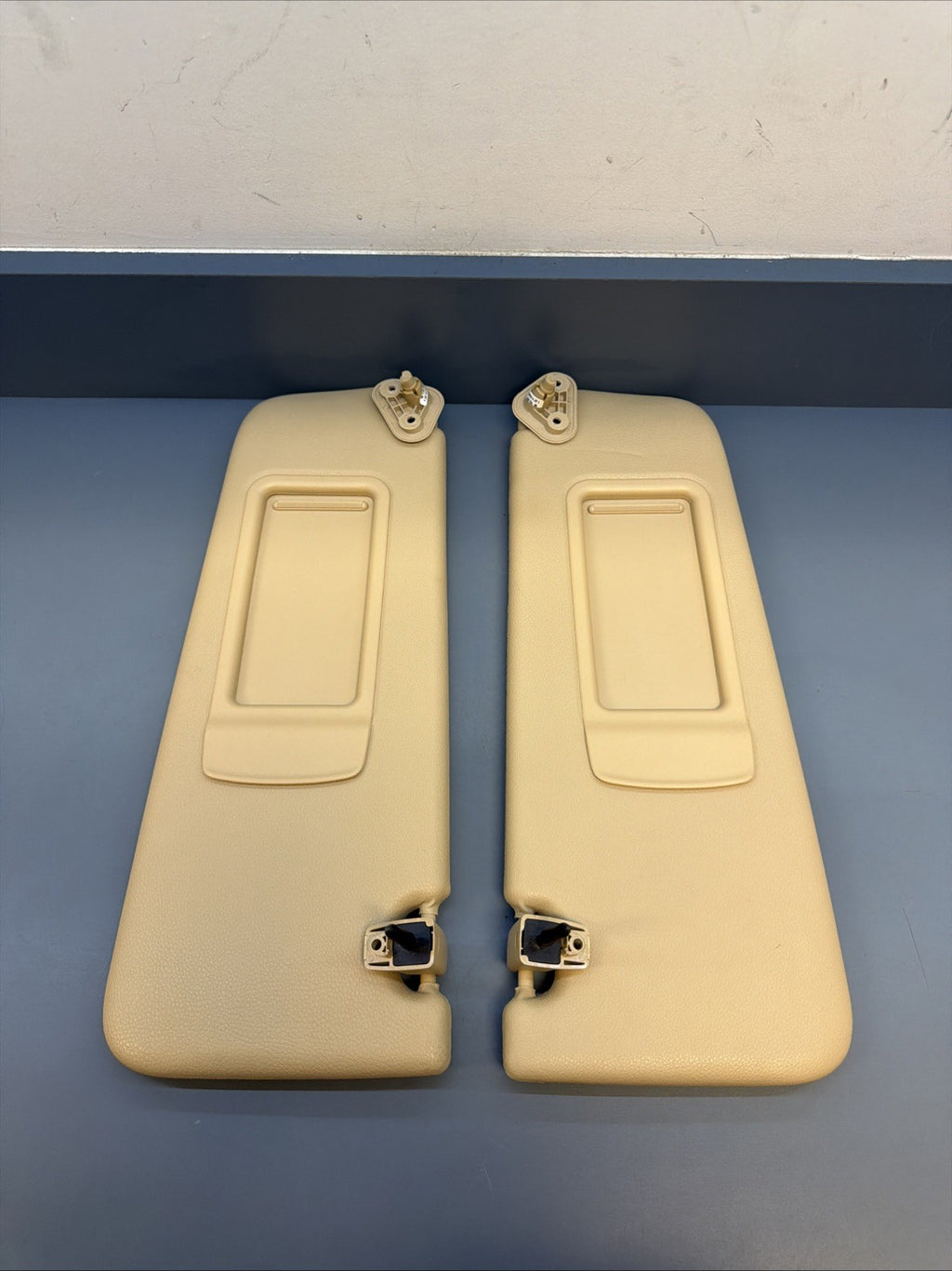 2012-2015 BMW X1 E84 BEIGE LEFT RIGHT SUN VISOR SET 7252056 7252055