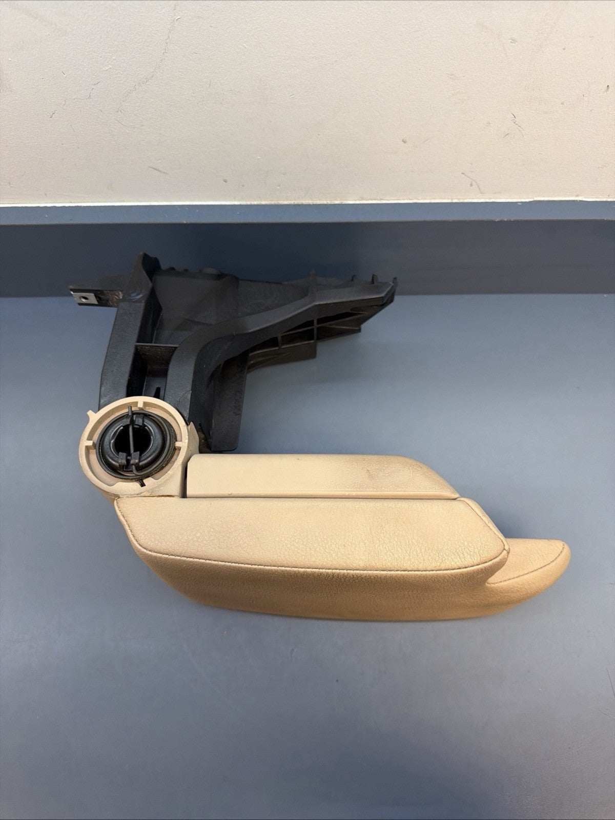 99-05 Bmw E46 325i 330i Front Center Console Arm Rest Lid Leather BEIGE 8213678