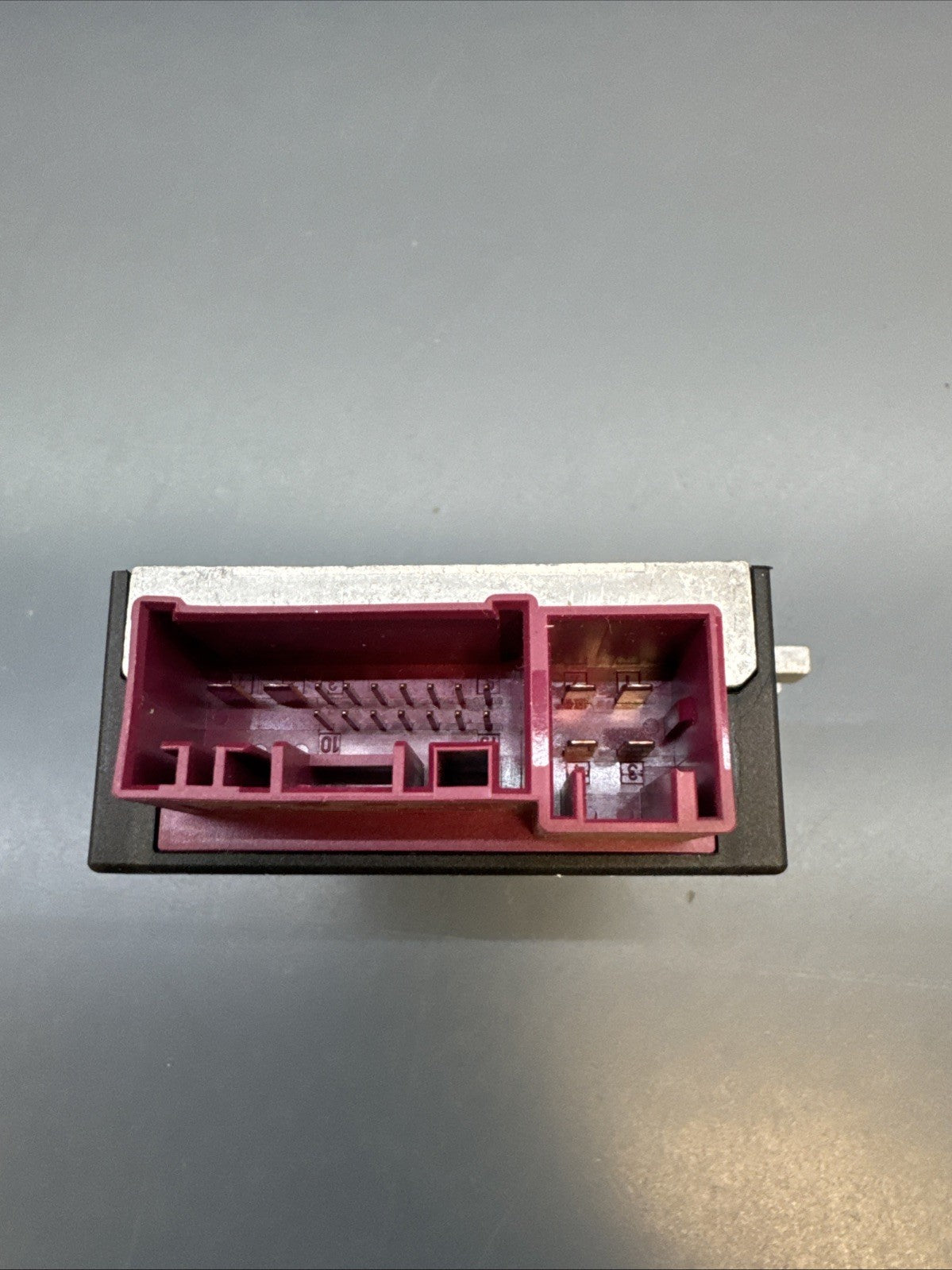 06-14 BMW E90 E92 E91 E88 E70 E71 E84 E89 Fuel Pump Control Module 7209286 OEM