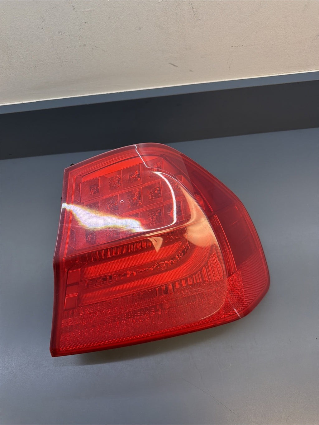 09-11 Bmw E90 328 335 M3 Rear Right Side LED Outer Taillight Lamp Oem 7289430