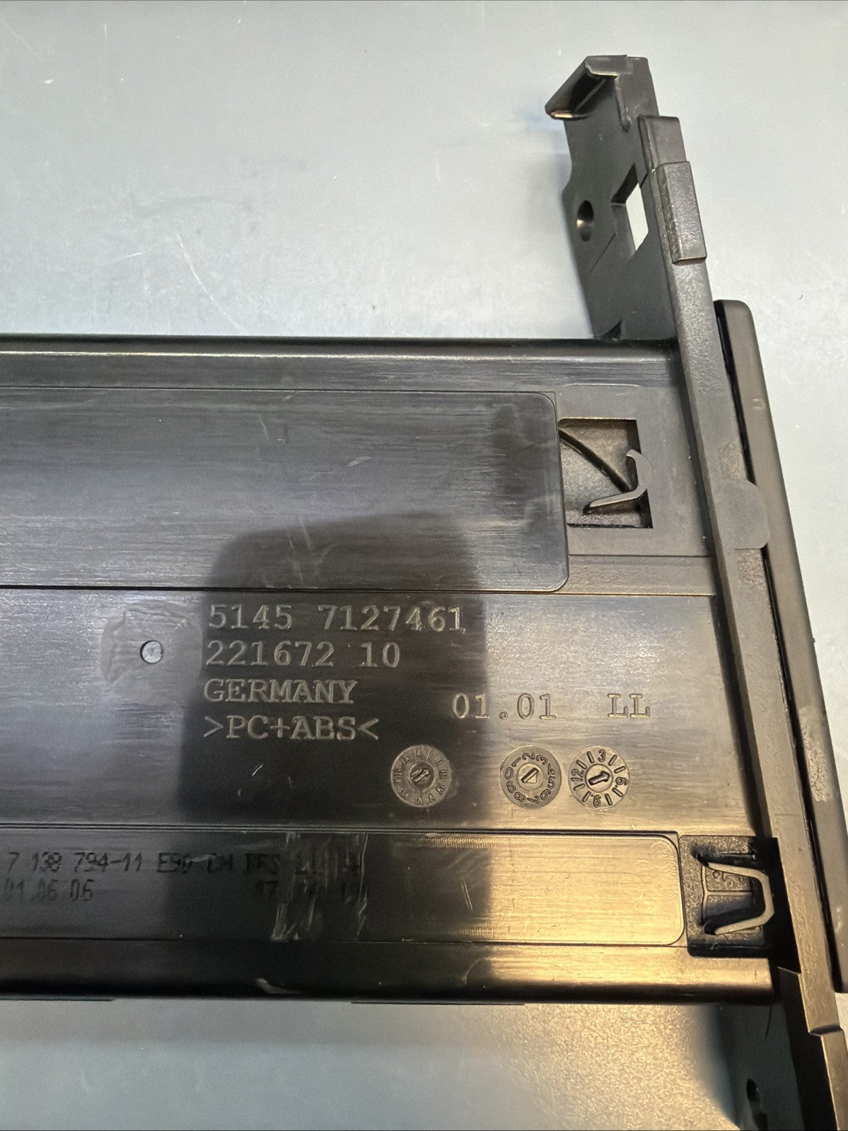 OEM 06-13 BMW 328i 335i E90 E91 E92 E93 Front Right Passenger Cup Holder 7127461