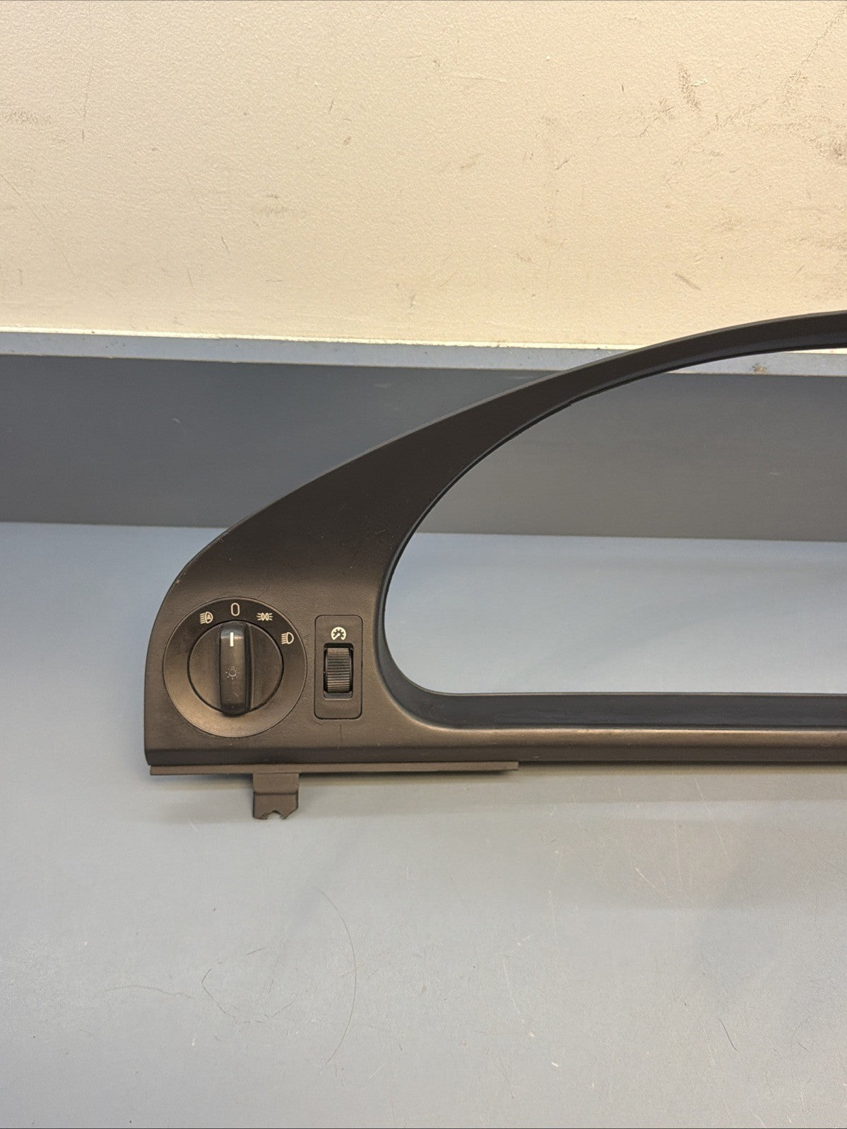 97-03 BMW E39 5 SEREIS Speedometer Cluster Trim Bezel w/ Switches Black 8159735