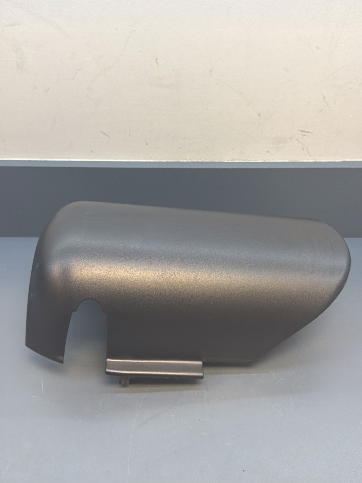 BMW 2006-2012 E90 BOTTOM STEERING COLUMN TRIM COVER HEATED OEM 9143645